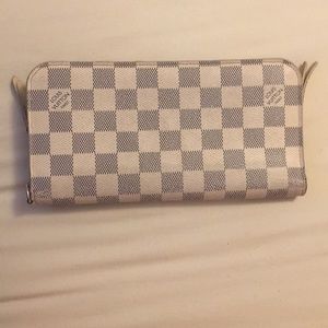 SOLD!!!! LV Daniel Azur Wallet 💯 Authentic.